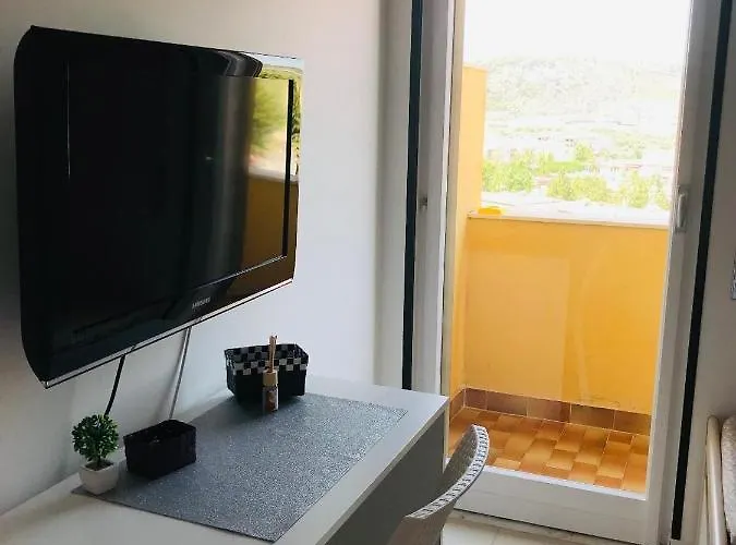 לינה וארוחת בוקר Marrelli קרוטונה